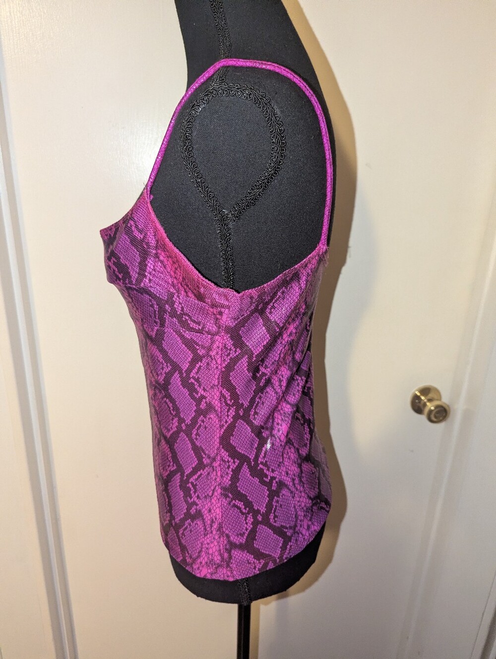 Y2K Gyaru McBling Fuschia Snakeskin Top - Picture 9 of 11